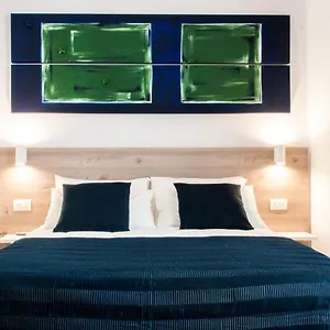 https://demi-rooms.hotels-amalfi.com
